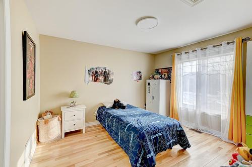 Chambre à coucher - 5895 Rue Chevalier, Brossard, QC - Indoor Photo Showing Bedroom