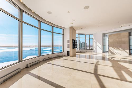 Salon - Ph2-2-300 Av. Des Sommets, Montréal (Verdun/Île-Des-Soeurs), QC - Indoor Photo Showing Other Room