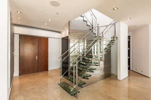 Escalier - Ph2-2-300 Av. Des Sommets, Montréal (Verdun/Île-Des-Soeurs), QC - Indoor Photo Showing Other Room