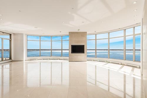 Salon - Ph2-2-300 Av. Des Sommets, Montréal (Verdun/Île-Des-Soeurs), QC - Indoor Photo Showing Kitchen