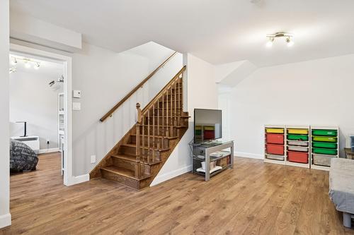 Salle familiale - 2315 Boul. Mountainview, Longueuil (Saint-Hubert), QC - Indoor
