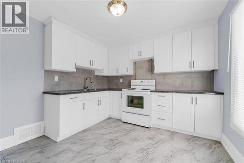 121 Edgemont Street N, Hamilton, ON - Indoor Photo Showing Kitchen
