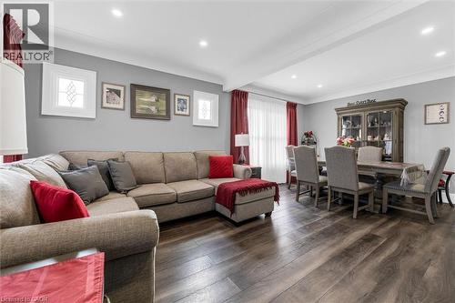 121 Edgemont Street N, Hamilton, ON - Indoor Photo Showing Living Room