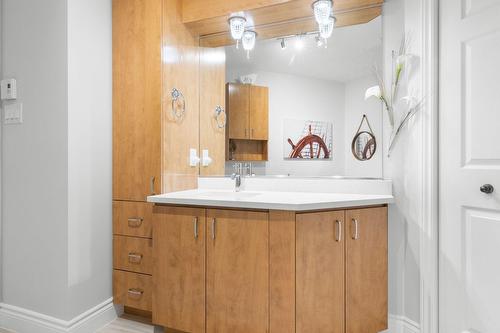 Salle de bains - 1-436 Rue Gabrielle-Roy, Lévis (Les Chutes-De-La-Chaudière-Ouest), QC - Indoor Photo Showing Bathroom