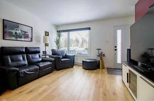Salon - 5220 Rue Tremblay, Notre-Dame-Du-Mont-Carmel, QC - Indoor Photo Showing Living Room