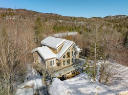 861  - 865 Rue des Pinsons  Sainte-Adèle, QC J8B 1L3