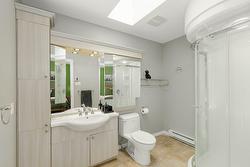 Salle de bains attenante à la CCP - 