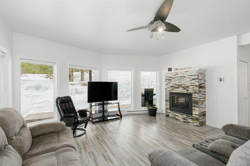 Logement - 861  - 865 Rue Des Pinsons, Sainte-Adèle, QC - Indoor Photo Showing Living Room With Fireplace