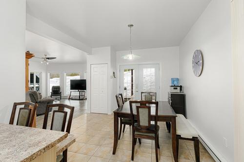 Logement - 861  - 865 Rue Des Pinsons, Sainte-Adèle, QC - Indoor Photo Showing Dining Room