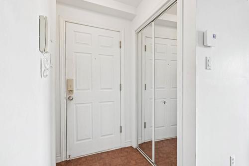 Hall d'entrée/Vestibule - 5-7390 Av. Léonard-De Vinci, Montréal (Villeray/Saint-Michel/Parc-Extension), QC - Indoor Photo Showing Other Room