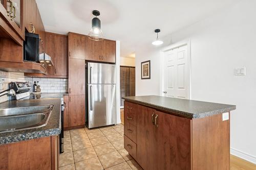 Cuisine - 5-7390 Av. Léonard-De Vinci, Montréal (Villeray/Saint-Michel/Parc-Extension), QC - Indoor Photo Showing Kitchen With Double Sink