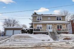 36 Rue du Marché  Sainte-Thérèse, QC J7E 1Y9