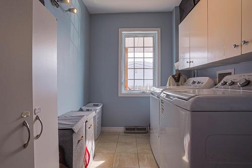 Salle de lavage - 1641 Rue Principale, Saint-Étienne-Des-Grès, QC - Indoor Photo Showing Laundry Room