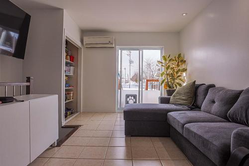 Salon - 1641 Rue Principale, Saint-Étienne-Des-Grès, QC - Indoor Photo Showing Living Room