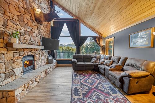 7225 3/93 Highway, Cranbrook, BC 