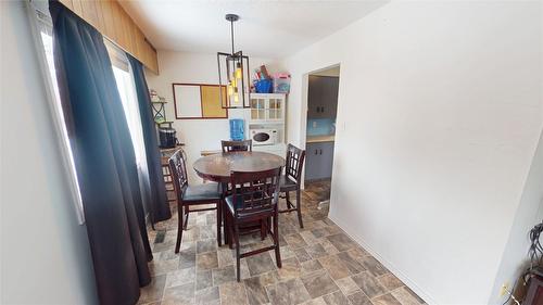 1044 19Th Avenue, Cranbrook, BC - Indoor Photo Showing Dining Room