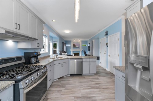 1585 Eton Rd, Comox, BC 