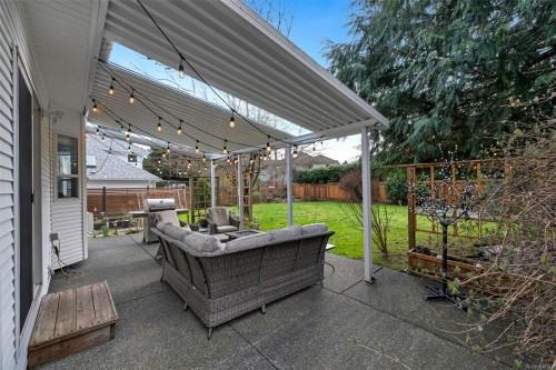 1585 Eton Rd, Comox, BC 