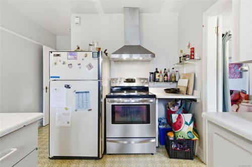 990 Hampshire Rd, Oak Bay, BC 