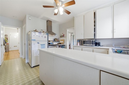 990 Hampshire Rd, Oak Bay, BC 