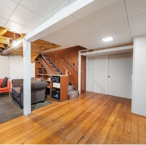 990 Hampshire Rd, Oak Bay, BC 