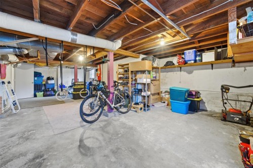 990 Hampshire Rd, Oak Bay, BC 