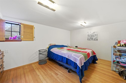 990 Hampshire Rd, Oak Bay, BC 