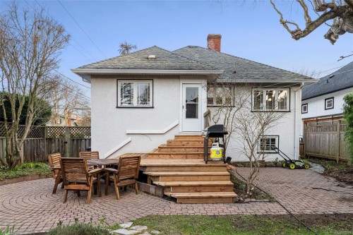 990 Hampshire Rd, Oak Bay, BC 