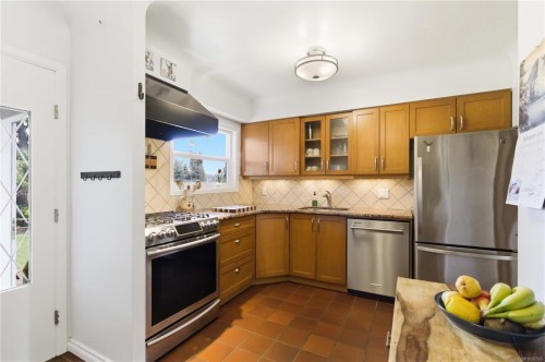 751 Cameo St, Saanich, BC 