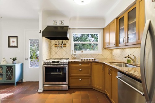 751 Cameo St, Saanich, BC 