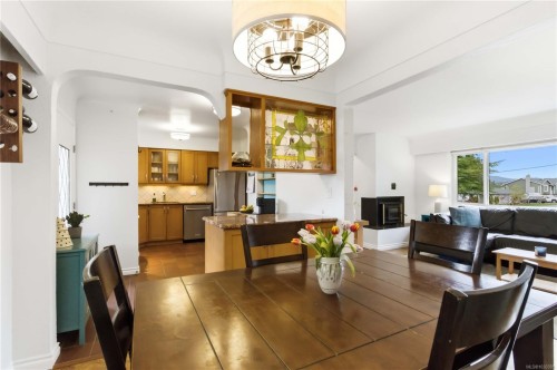 751 Cameo St, Saanich, BC 