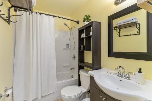 6-6110 Seabroom Rd, Sooke, BC 