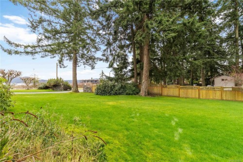 6-6110 Seabroom Rd, Sooke, BC 