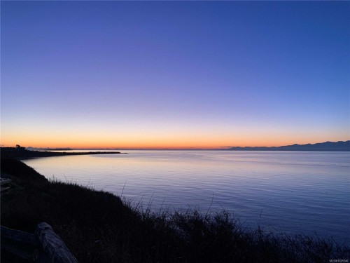 902-670 Dallas Rd, Victoria, BC - Outdoor With Body Of Water With View