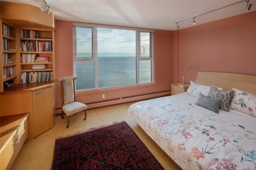 902-670 Dallas Rd, Victoria, BC - Indoor Photo Showing Bedroom