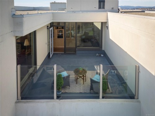 902-670 Dallas Rd, Victoria, BC -  With Exterior