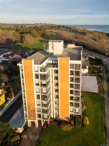 902-670 Dallas Rd, Victoria, BC - Outdoor With View