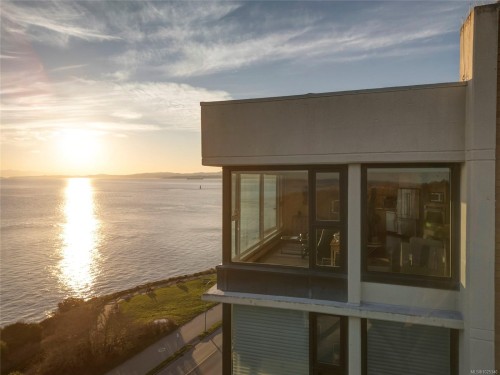 902-670 Dallas Rd, Victoria, BC - Outdoor With Body Of Water