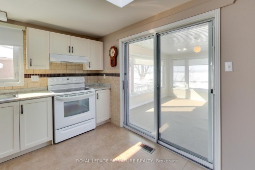 110 Hanmer Street W, Barrie, ON - Indoor Photo Showing Kitchen