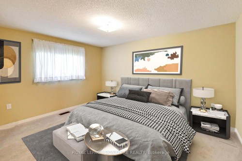 110 Hanmer Street W, Barrie, ON - Indoor Photo Showing Bedroom