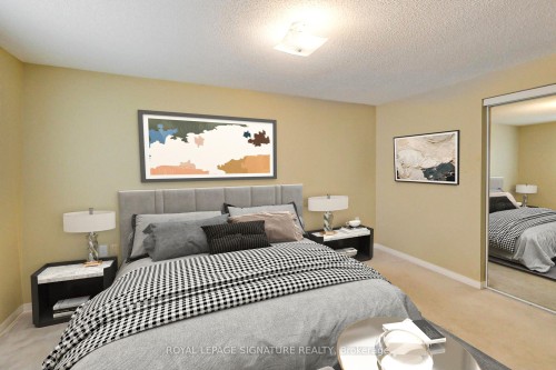 110 Hanmer Street W, Barrie, ON - Indoor Photo Showing Bedroom