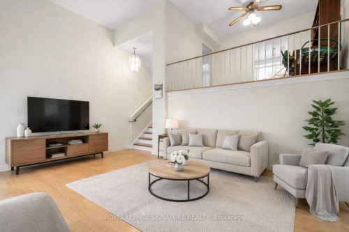 15-750 Military Trail, Toronto, ON - Indoor Photo Showing Living Room