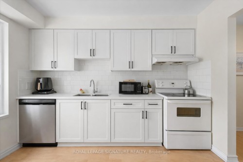 15-750 Military Trail, Toronto, ON - Indoor Photo Showing Kitchen With Double Sink