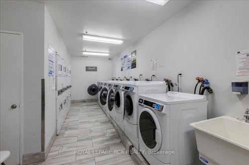 508-260 Davis Drive, Newmarket, ON - Indoor Photo Showing Laundry Room