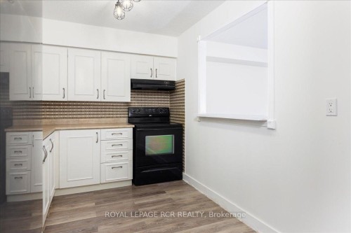 508-260 Davis Drive, Newmarket, ON - Indoor Photo Showing Kitchen