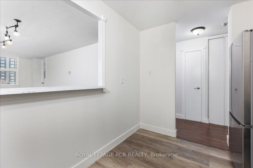 508-260 Davis Drive, Newmarket, ON - Indoor Photo Showing Other Room