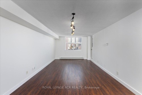 508-260 Davis Drive, Newmarket, ON - Indoor Photo Showing Other Room