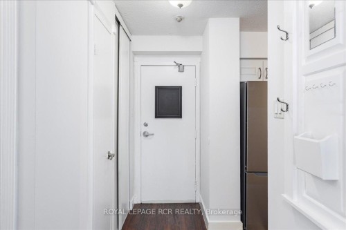 508-260 Davis Drive, Newmarket, ON - Indoor Photo Showing Other Room