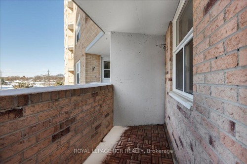 508-260 Davis Drive, Newmarket, ON -  Photo Showing Other Room