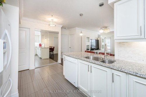 106-60 Baycliffe Crescent, Brampton, ON - Indoor Photo Showing Kitchen With Double Sink With Upgraded Kitchen